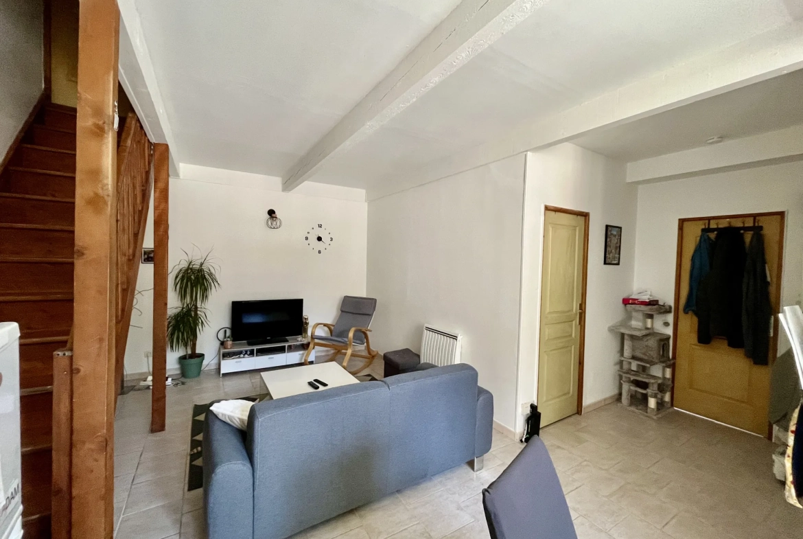 À vendre immeuble en centre-ville de Sommières avec 3 appartements et garage 