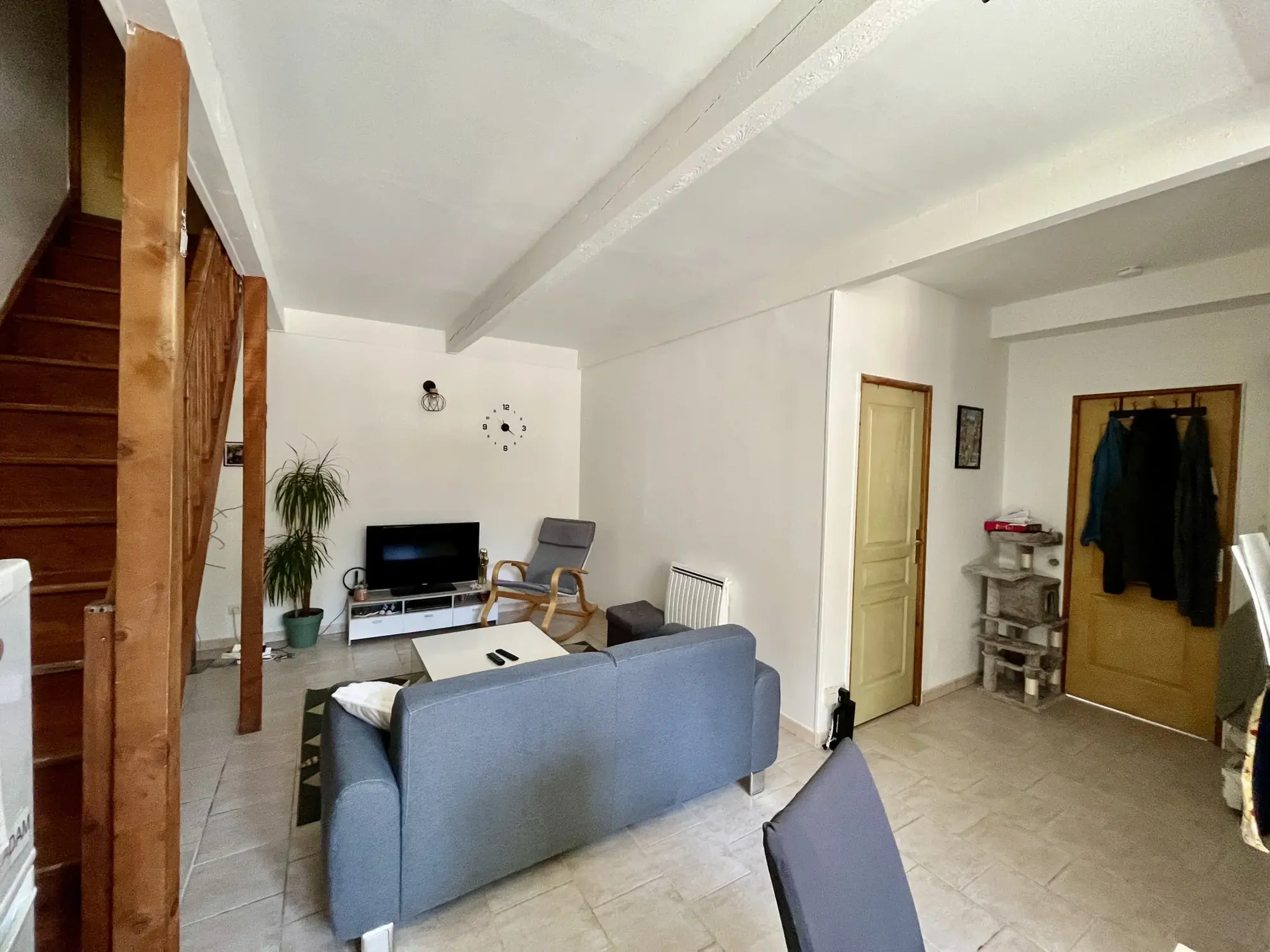 À vendre immeuble en centre-ville de Sommières avec 3 appartements et garage 