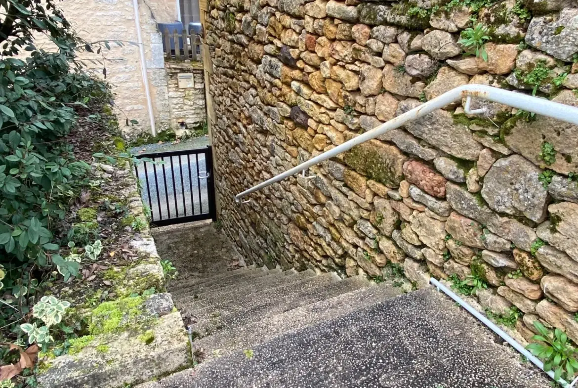Maison avec jardin, véranda et garage à Lacapelle-Biron, proche Monflanquin 