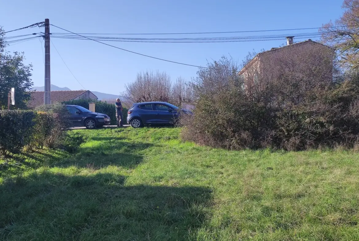Terrain constructible de 1989 m² à Sisteron, idéal pour votre projet immobilier 