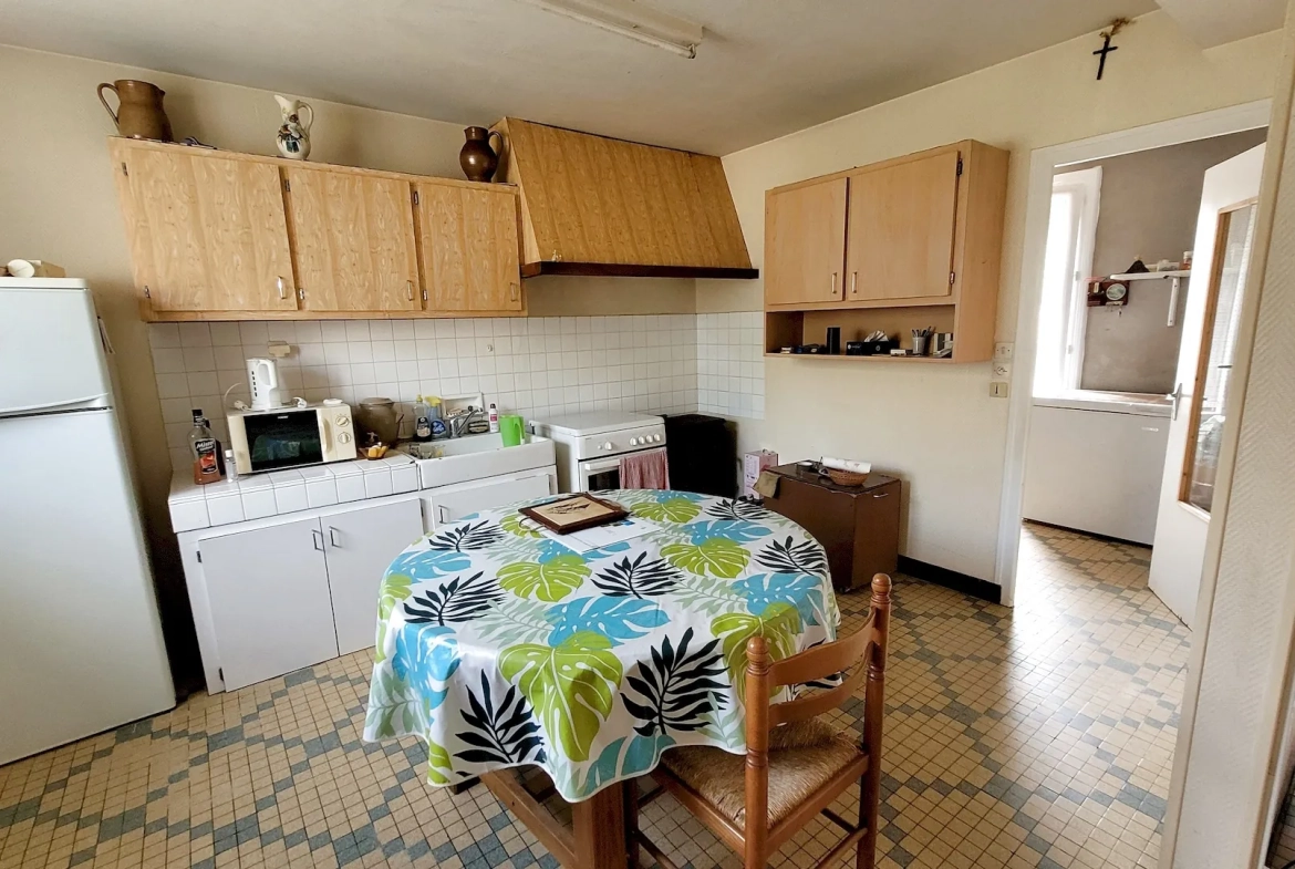 Maison de plain-pied avec 3 chambres à Vihiers, proximité campagne 