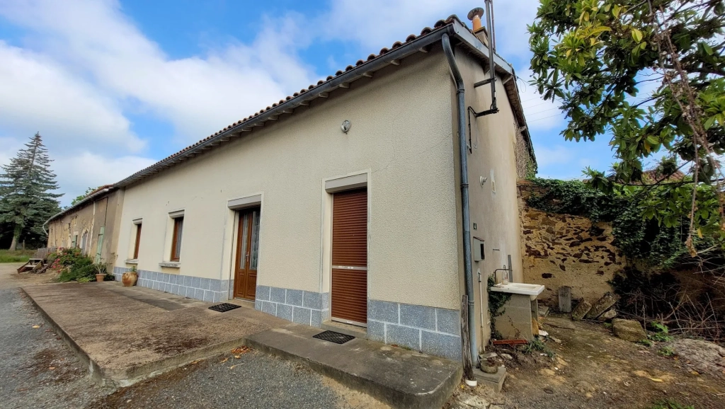 Maison de plain-pied avec 3 chambres à Vihiers, proximité campagne