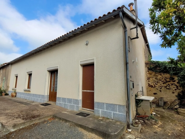 Maison de plain-pied avec 3 chambres à Vihiers, proximité campagne
