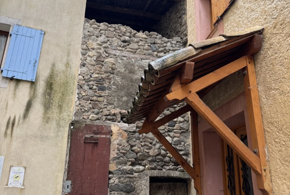 Maison de village à rénover à Tallard, 26 m², potentiel d'aménagement 