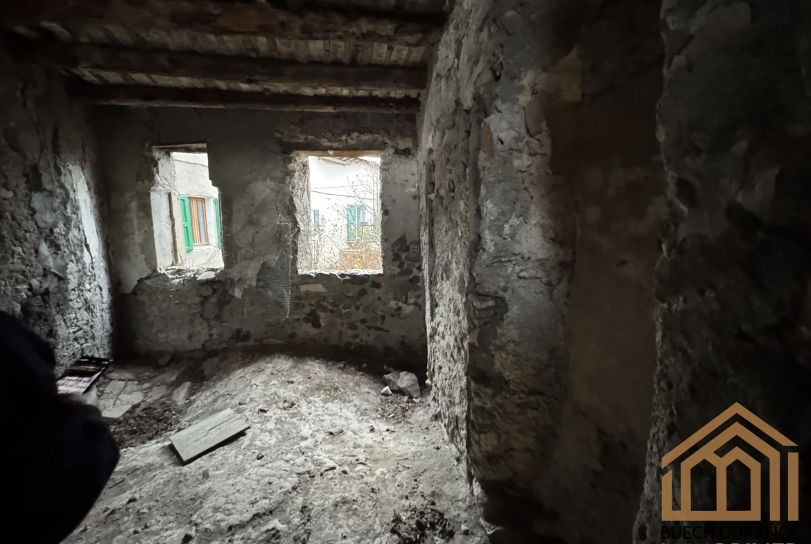 Maison de village à rénover à Tallard, 26 m², potentiel d'aménagement 