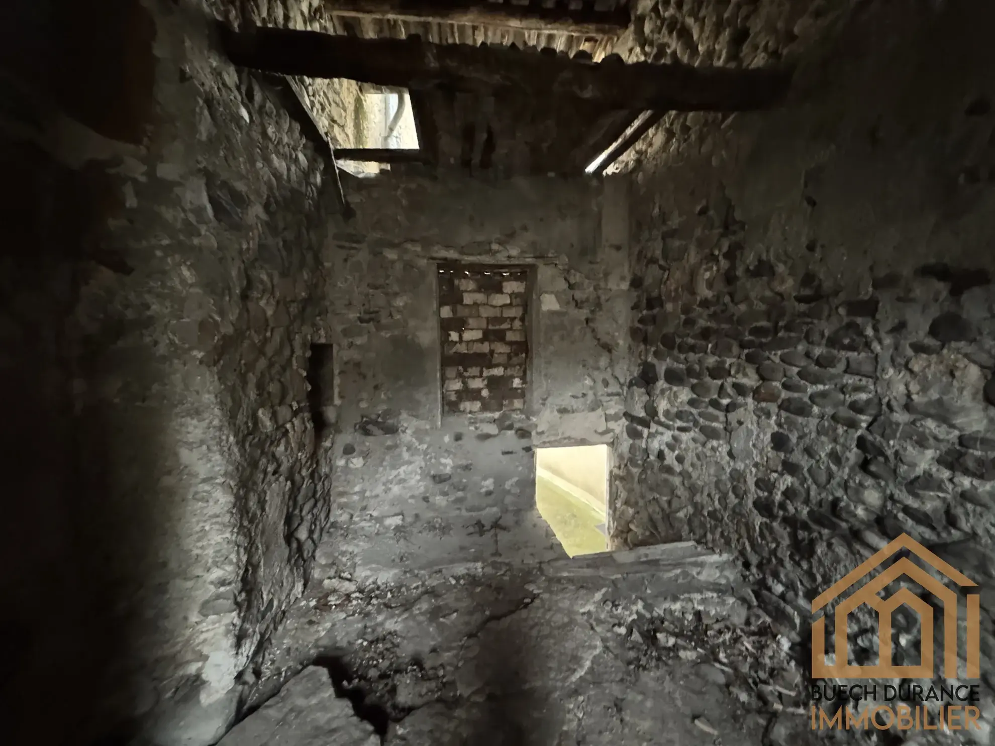 Maison de village à rénover à Tallard, 26 m², potentiel d'aménagement 