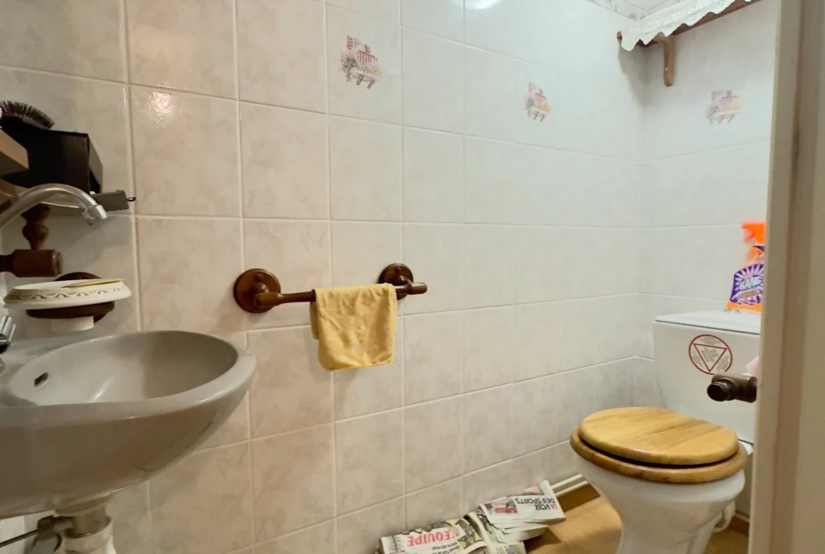 Maison mitoyenne de 73 m² à Haulchin proche A2, cour et cave 