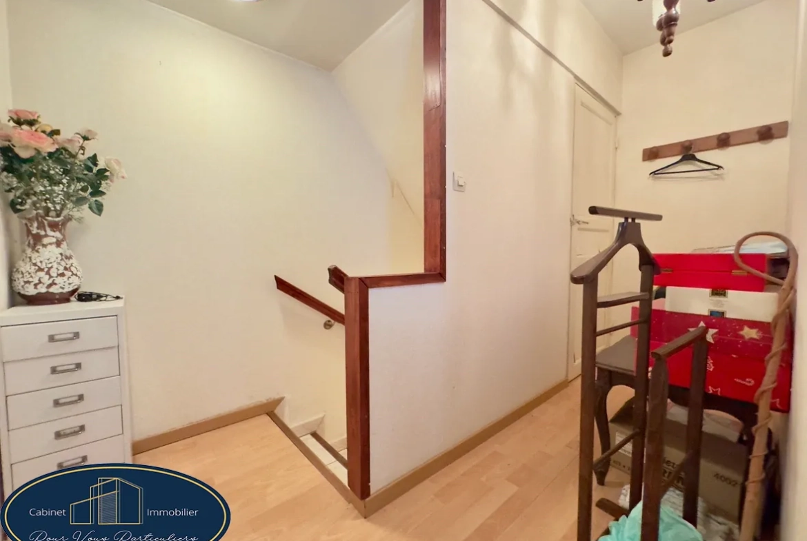Maison mitoyenne de 73 m² à Haulchin proche A2, cour et cave 