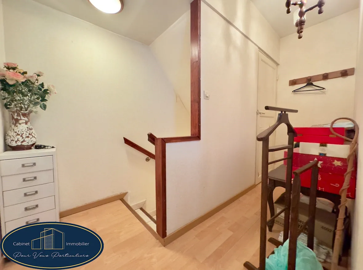 Maison mitoyenne de 73 m² à Haulchin proche A2, cour et cave 
