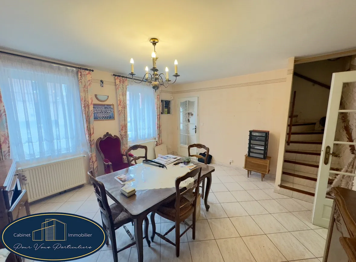 Maison mitoyenne de 73 m² à Haulchin proche A2, cour et cave 