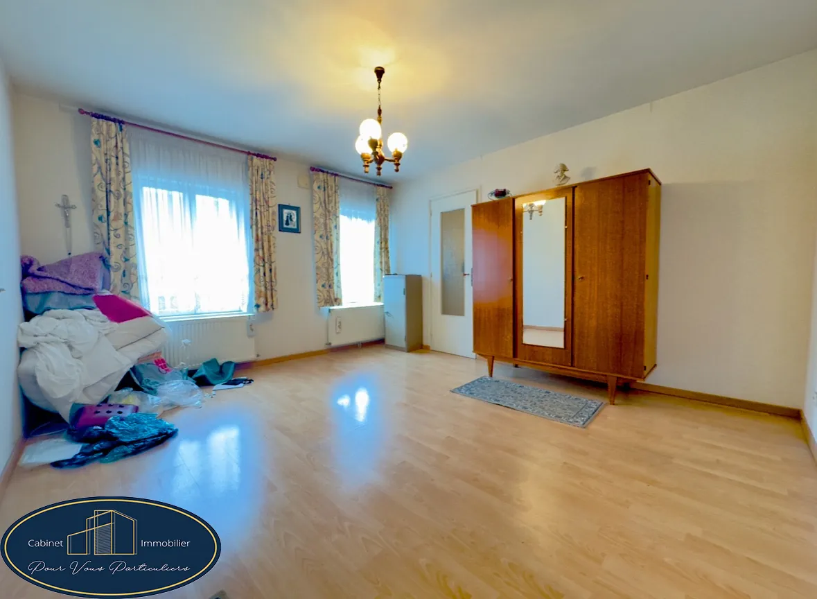 Maison mitoyenne de 73 m² à Haulchin proche A2, cour et cave 