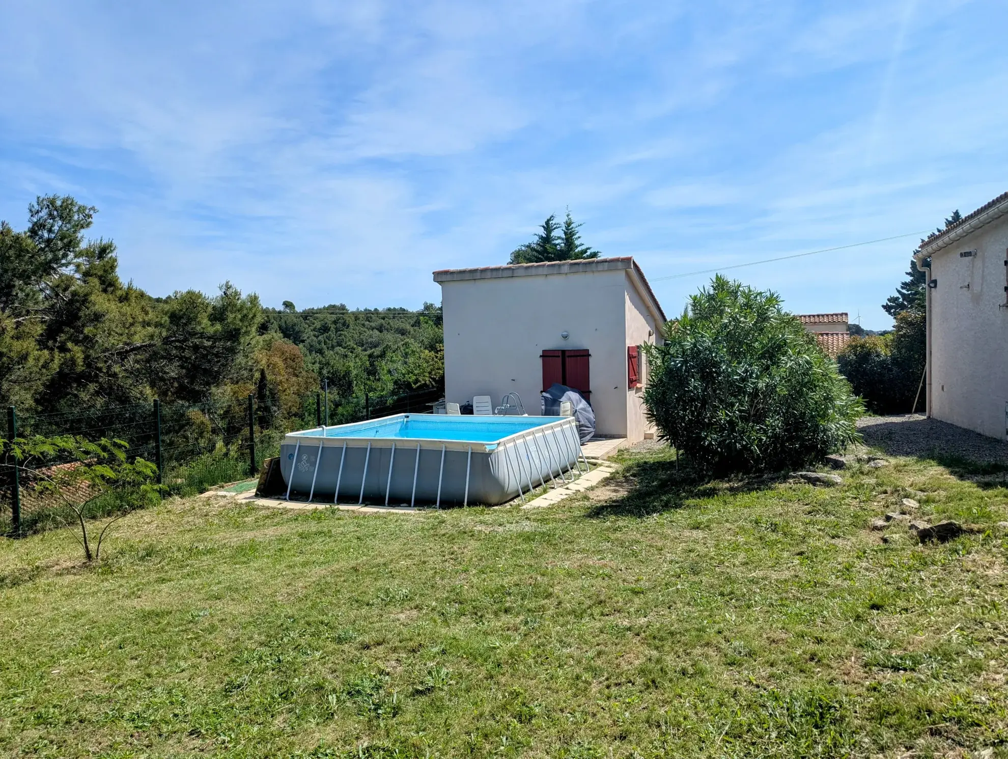 Villa de plain-pied avec dépendance et grand terrain à Pouzols Minervois 