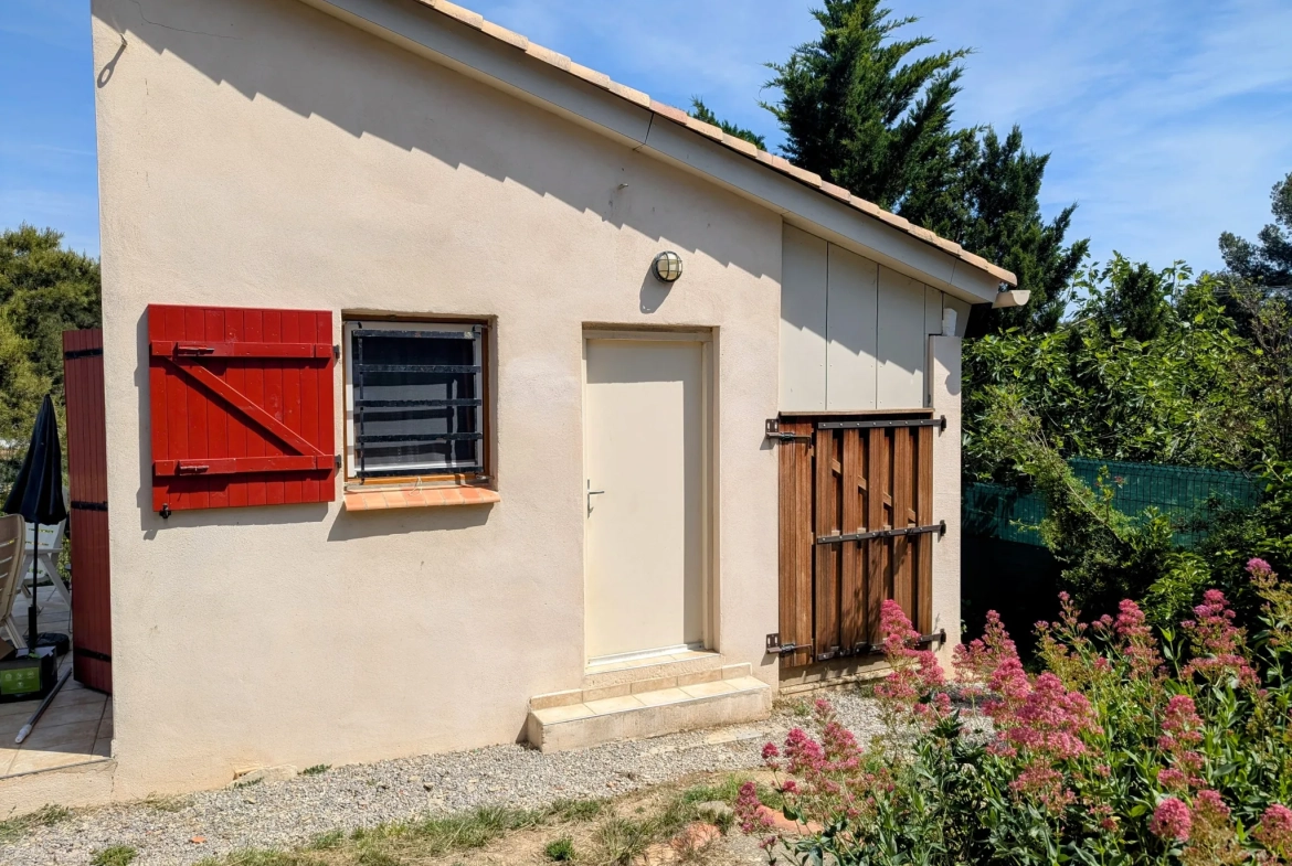 Villa de plain-pied avec dépendance et grand terrain à Pouzols Minervois 