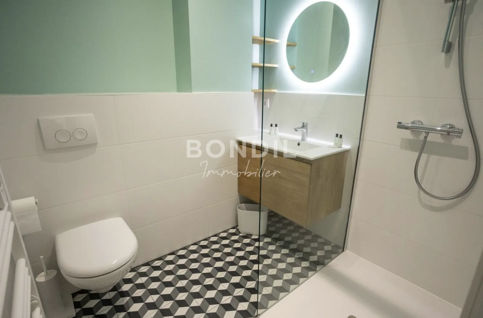 Appartement T1 avec terrasse et parking à Eguilles, proximité Aix-en-Provence 