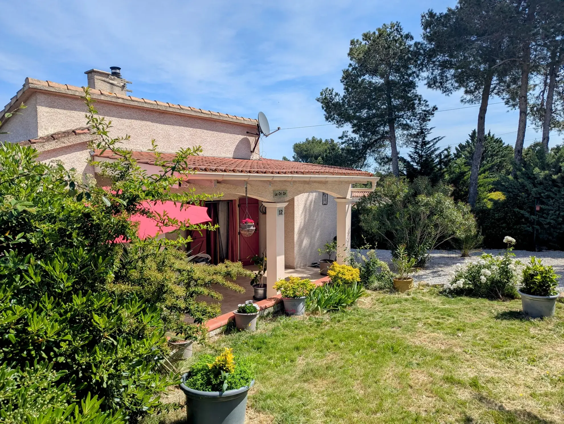 Villa de plain-pied avec dépendance et grand terrain à Pouzols Minervois 