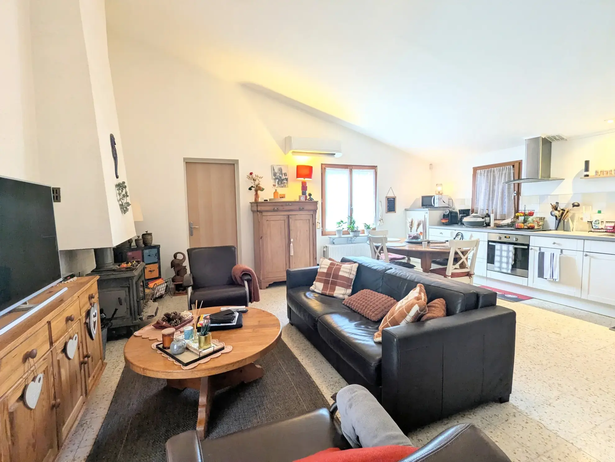 Villa de plain-pied avec dépendance et grand terrain à Pouzols Minervois 