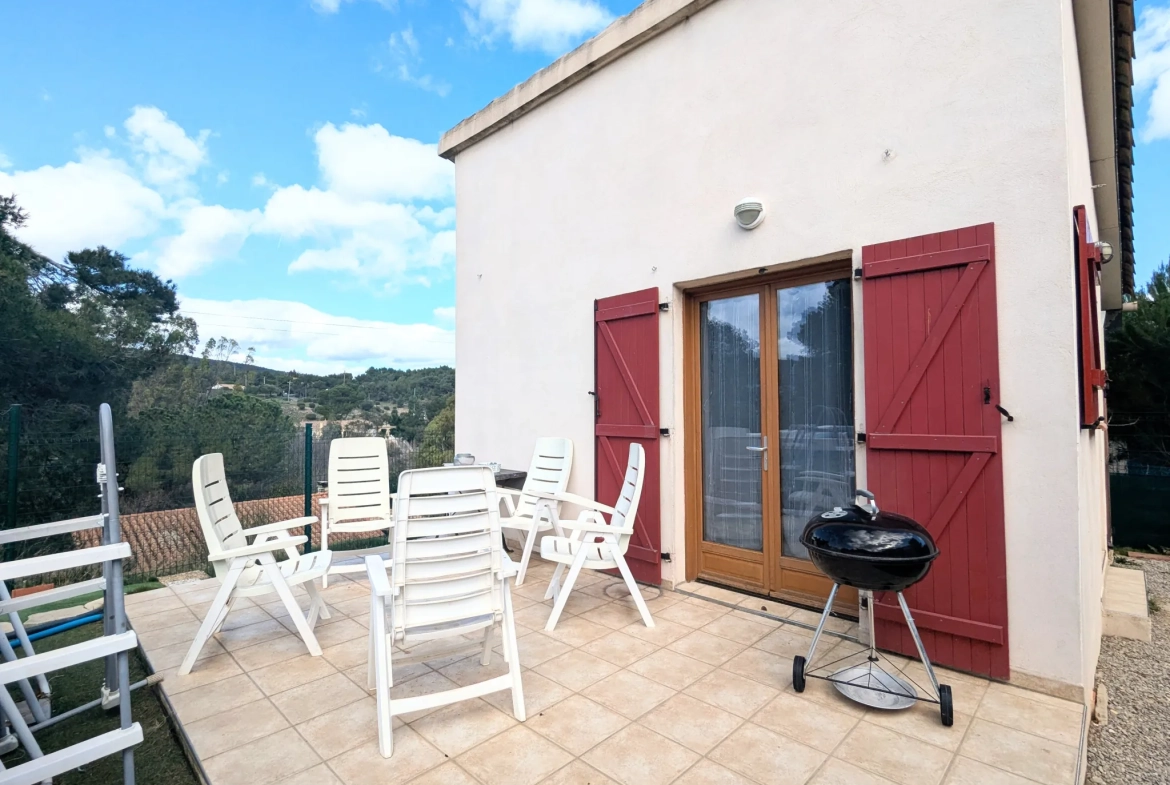Villa de plain-pied avec dépendance et grand terrain à Pouzols Minervois 