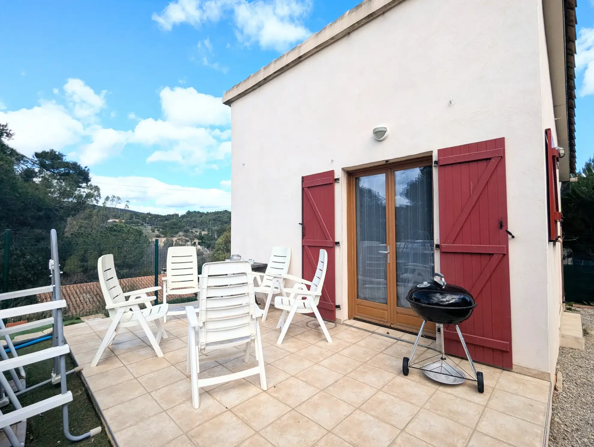Villa de plain-pied avec dépendance et grand terrain à Pouzols Minervois 
