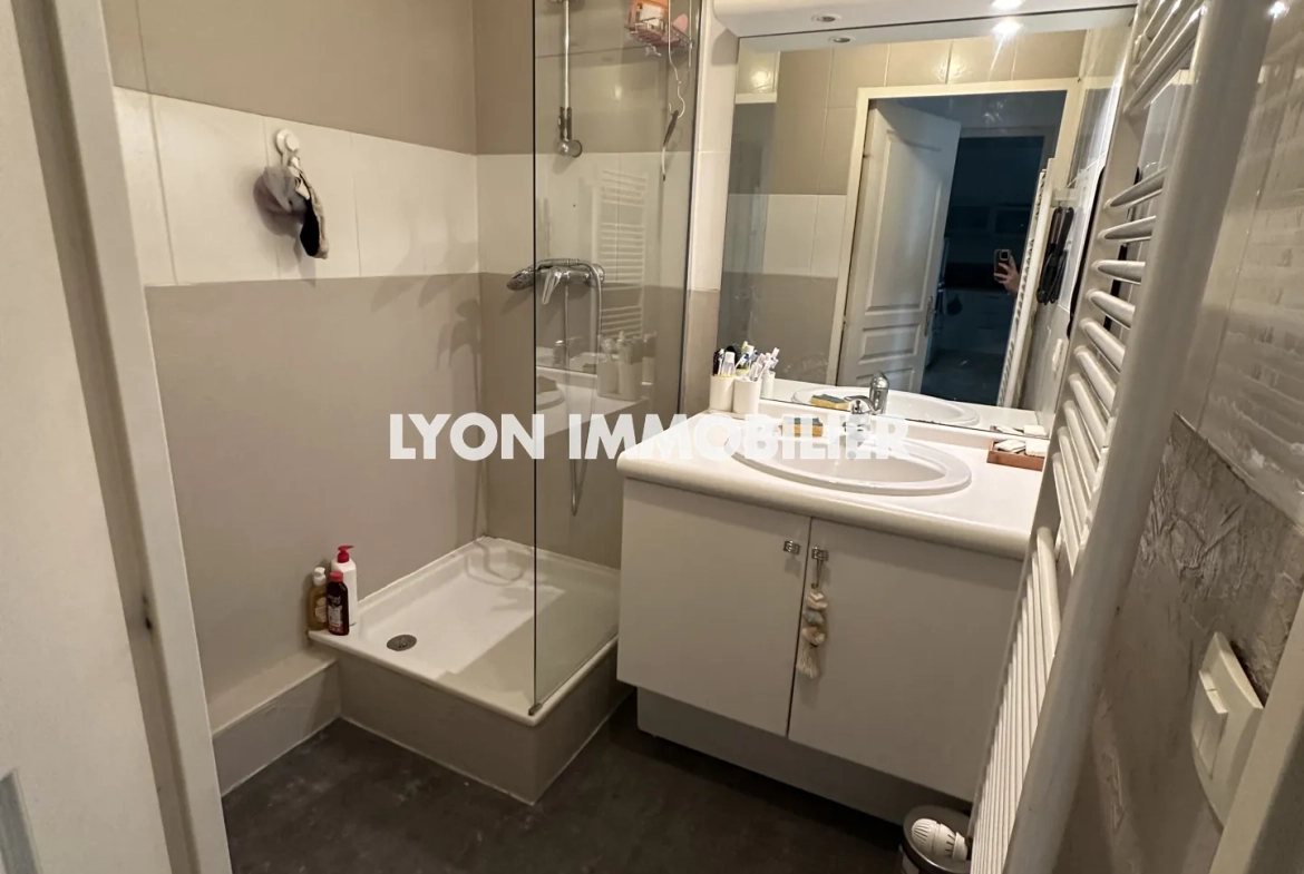 Appartement T3 à Lyon 7 proche Jean Macé, résidence moderne, idéal pour étudiant 