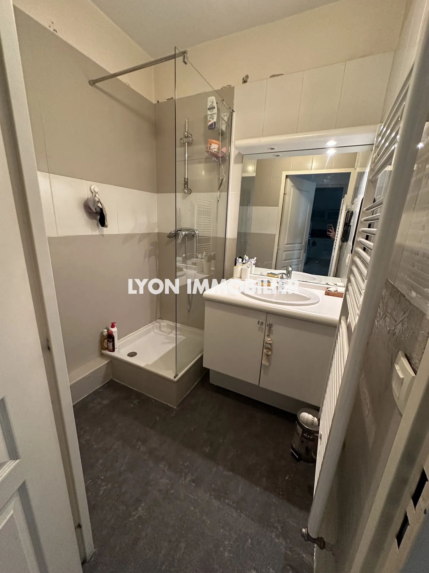Appartement T3 à Lyon 7 proche Jean Macé, résidence moderne, idéal pour étudiant 