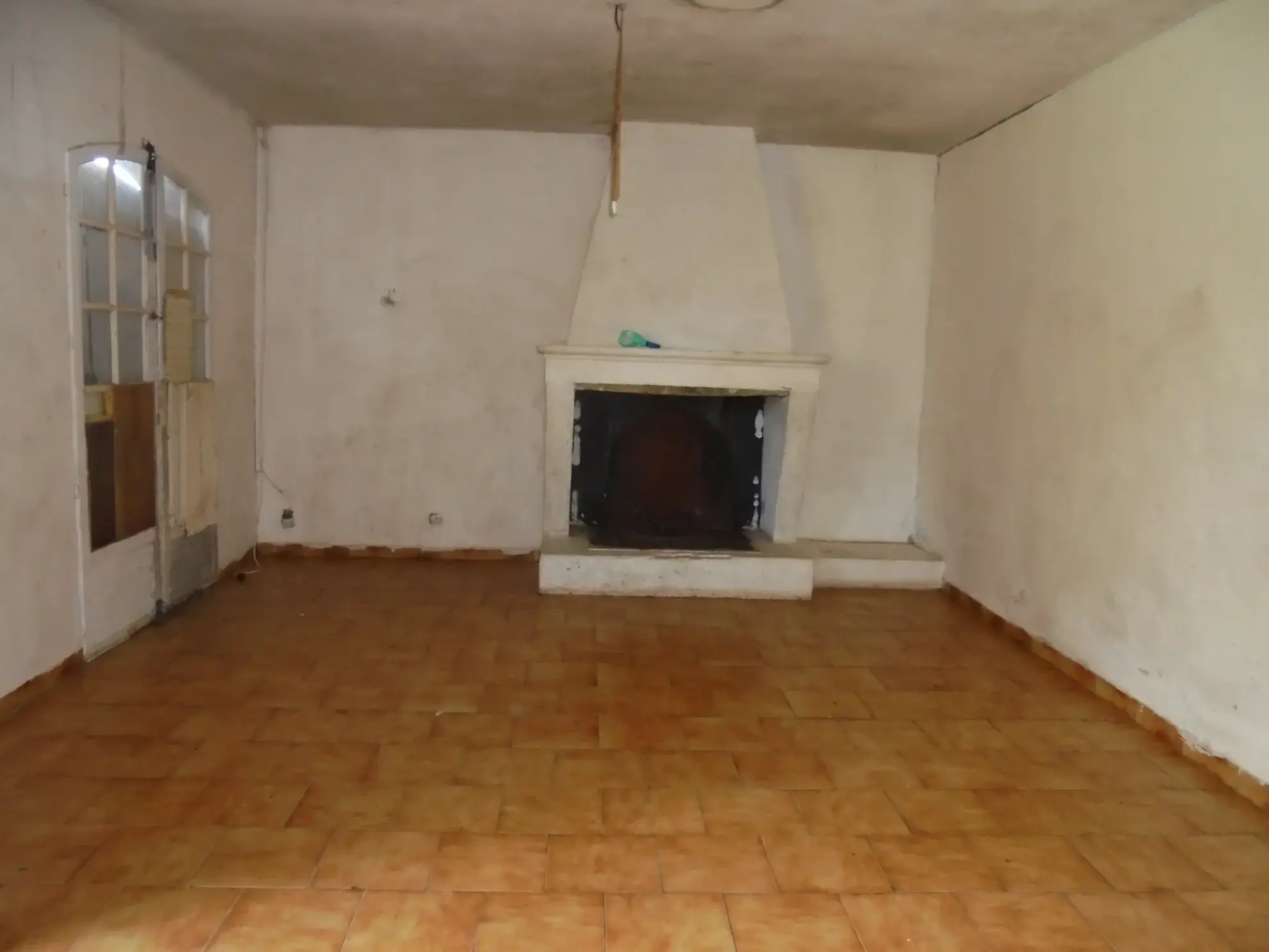 Maison de plain-pied à rénover avec grand terrain près de La Réole 