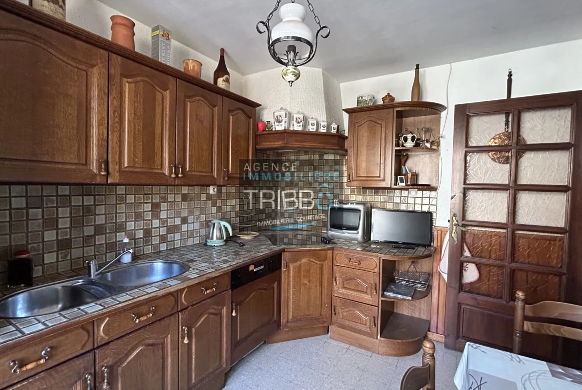 Maison 3 faces de 107 m² avec jardin et 3 chambres à Pollestres 