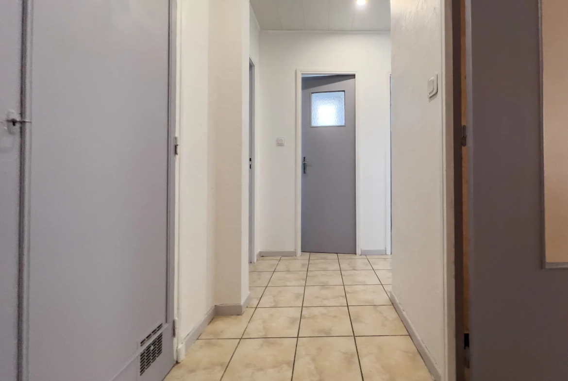 Appartement 2 pièces en centre-ville de La Valette du Var avec cave et parking 