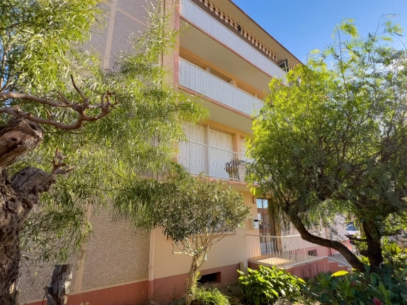 Appartement 2 pièces en centre-ville de La Valette du Var avec cave et parking