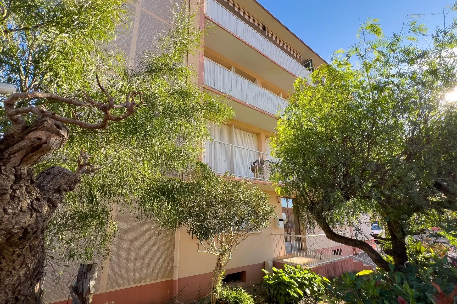 Appartement 2 pièces en centre-ville de La Valette du Var avec cave et parking 