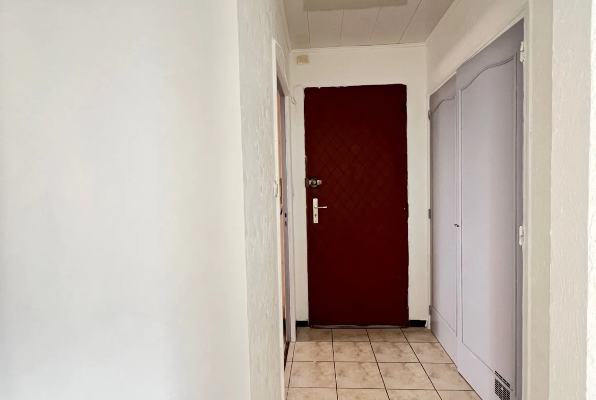 Appartement 2 pièces en centre-ville de La Valette du Var avec cave et parking 