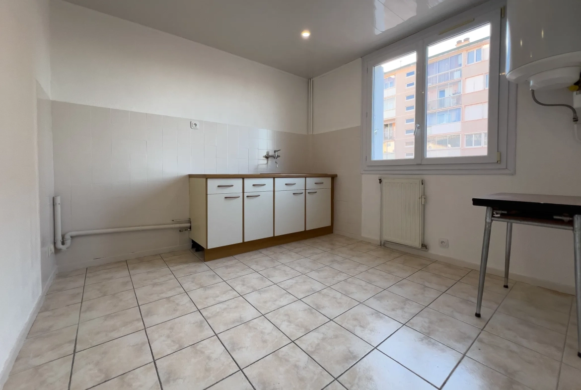 Appartement 2 pièces en centre-ville de La Valette du Var avec cave et parking 