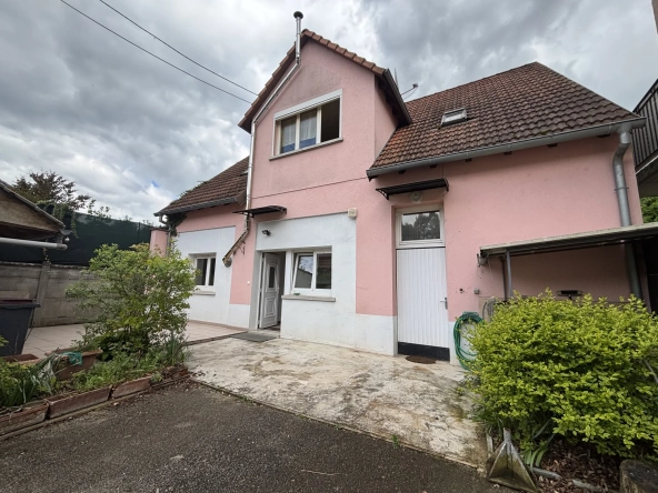 Grande maison familiale à Erstein avec deux appartements et garages