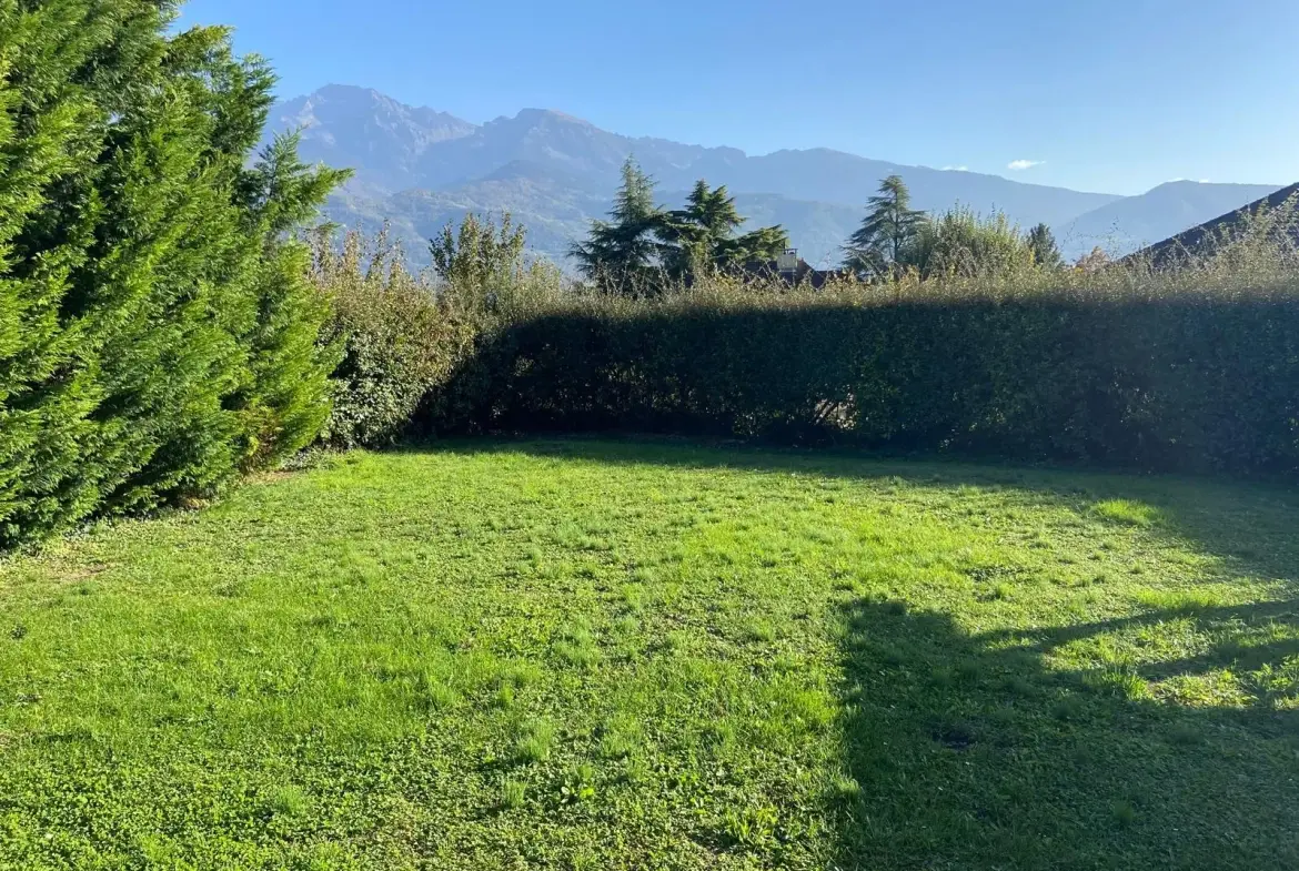 Superbe terrain constructible à St-Ismier avec vue panoramique sur Belledonne 