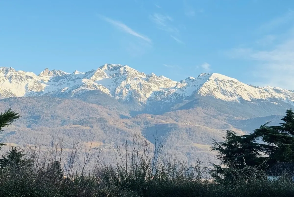 Superbe terrain constructible à St-Ismier avec vue panoramique sur Belledonne 
