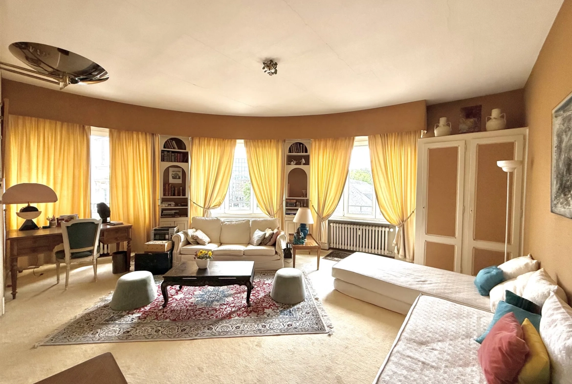 Appartement T6 lumineux avec cave à Mulhouse proche commodités 