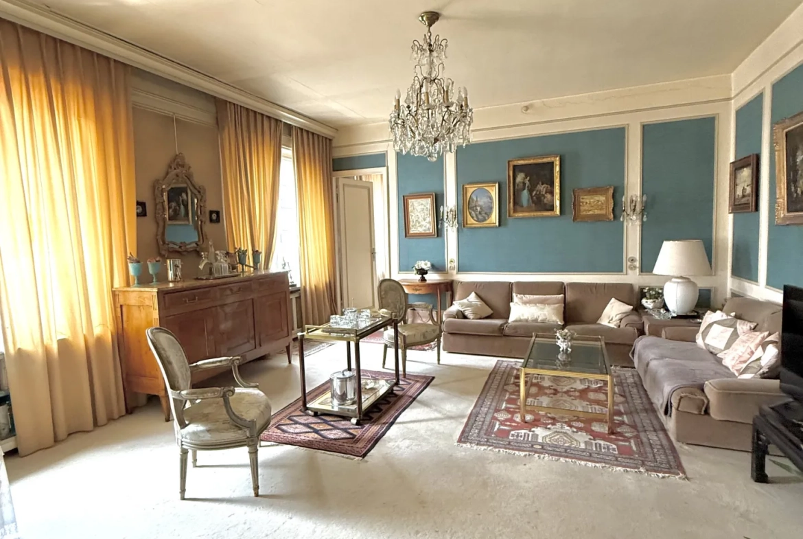 Appartement T6 lumineux avec cave à Mulhouse proche commodités 