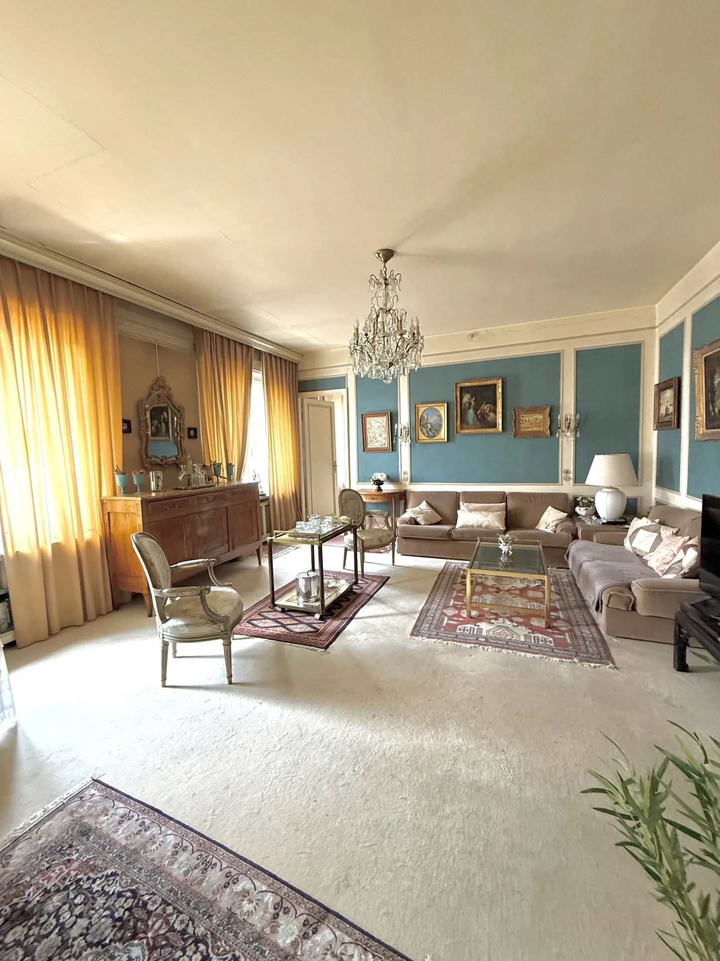 Appartement T6 lumineux avec cave à Mulhouse proche commodités 