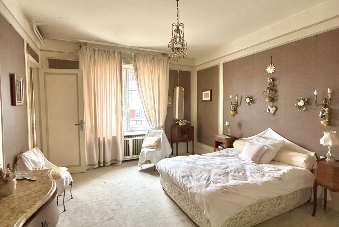 Appartement T6 lumineux avec cave à Mulhouse proche commodités 