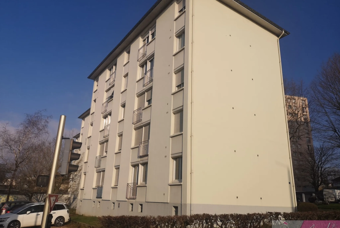 Maison à Angoulême de 96 m² avec jardin de 550 m² dans secteur paisible 