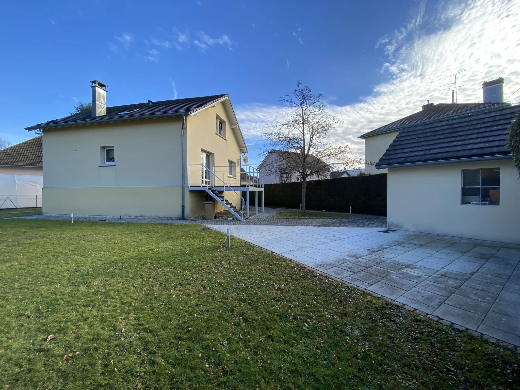 Magnifique maison de 140 m² à Valdoie en impasse avec jardin et dépendance 