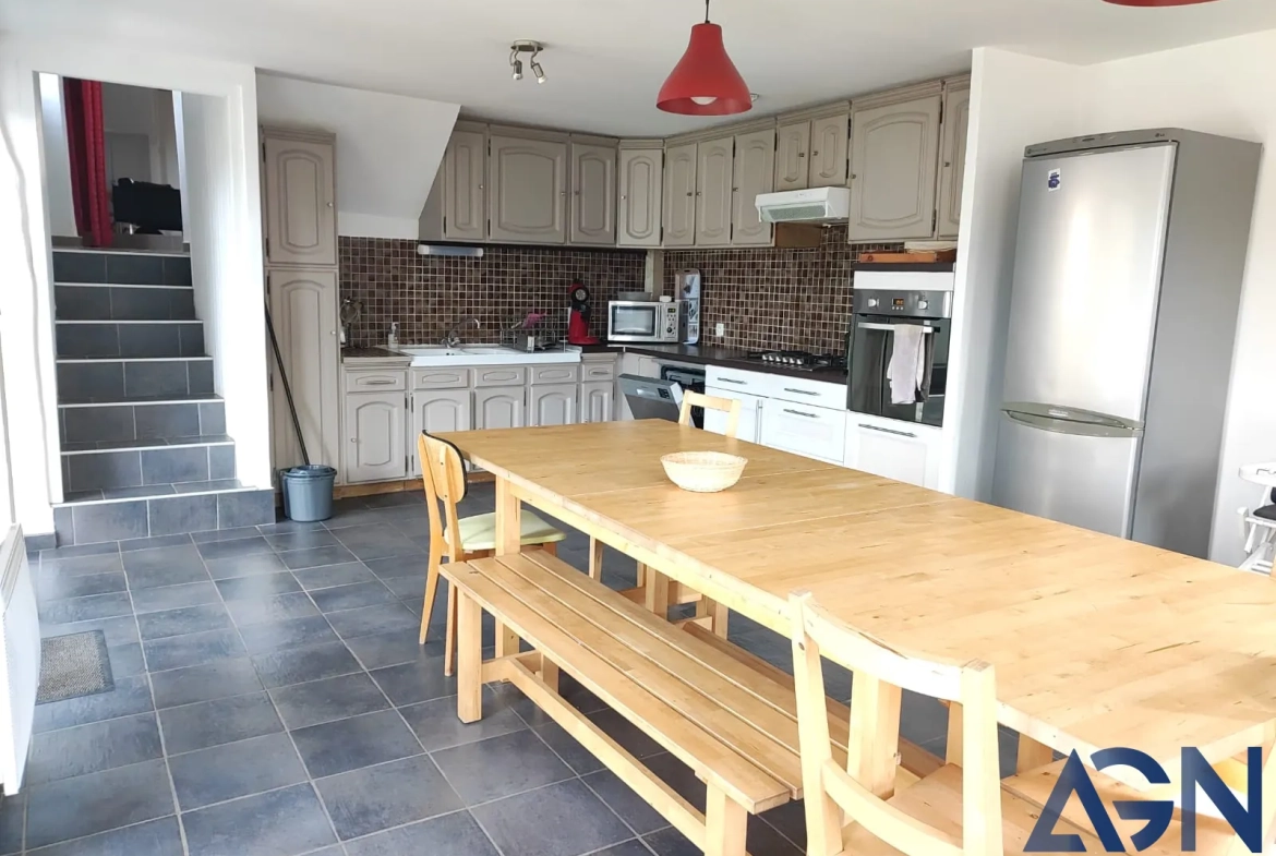 Maison à vendre de 6 pièces et 180 m² à Roquebrun, proche des Gorges d'Héric 