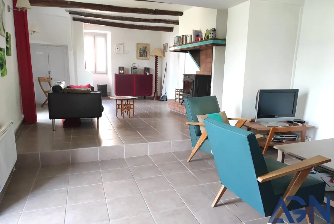 Maison à vendre de 6 pièces et 180 m² à Roquebrun, proche des Gorges d'Héric 