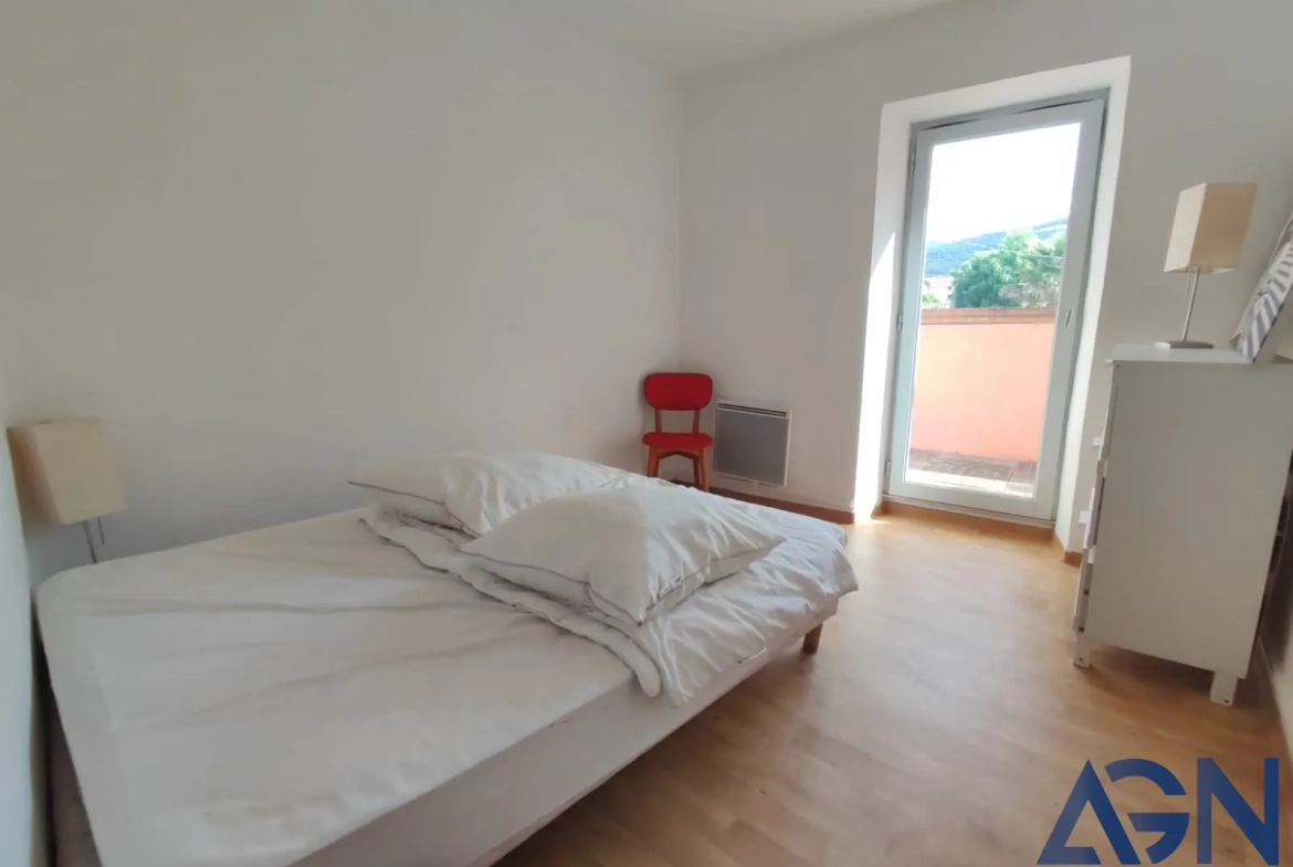 Maison à vendre de 6 pièces et 180 m² à Roquebrun, proche des Gorges d'Héric 