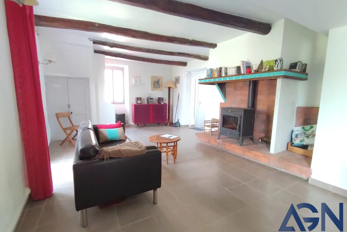 Maison à vendre de 6 pièces et 180 m² à Roquebrun, proche des Gorges d'Héric 