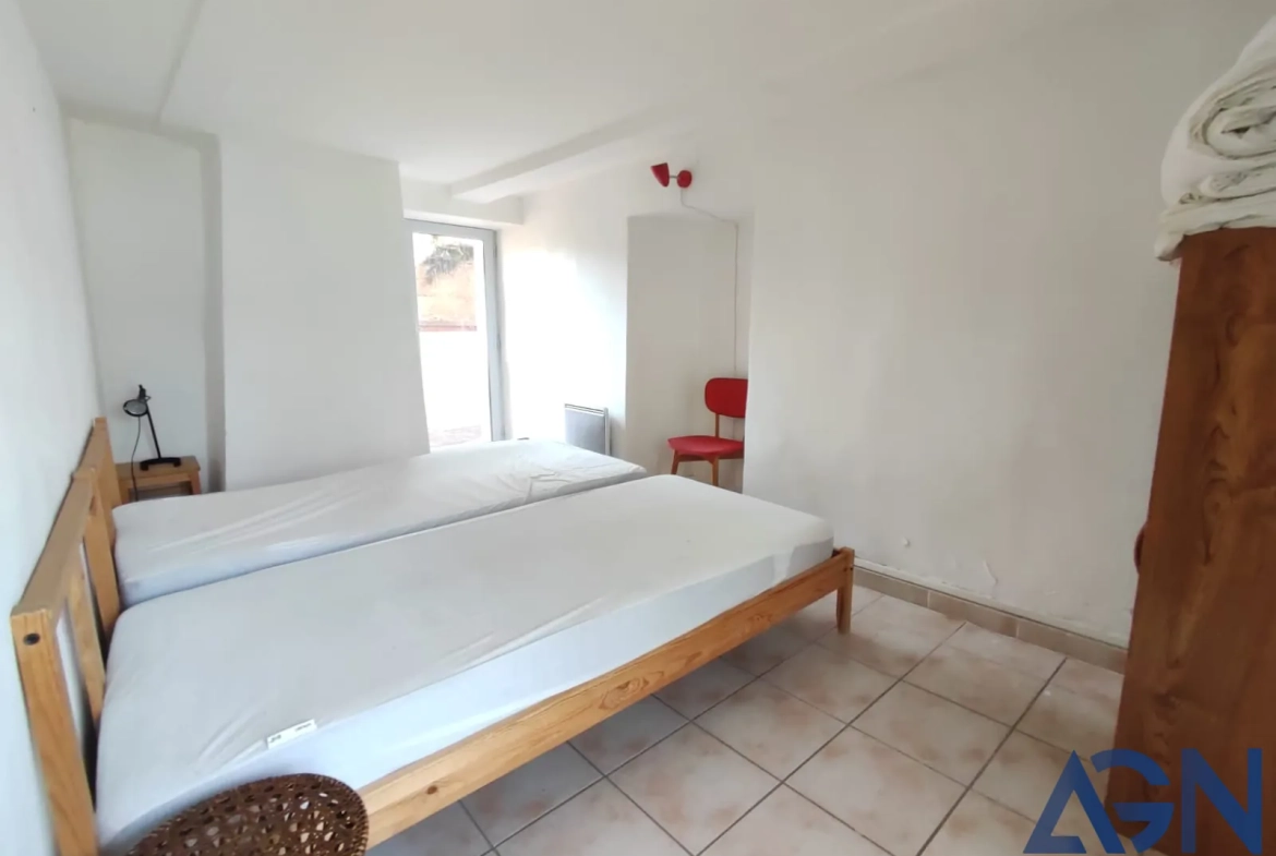 Maison à vendre de 6 pièces et 180 m² à Roquebrun, proche des Gorges d'Héric 