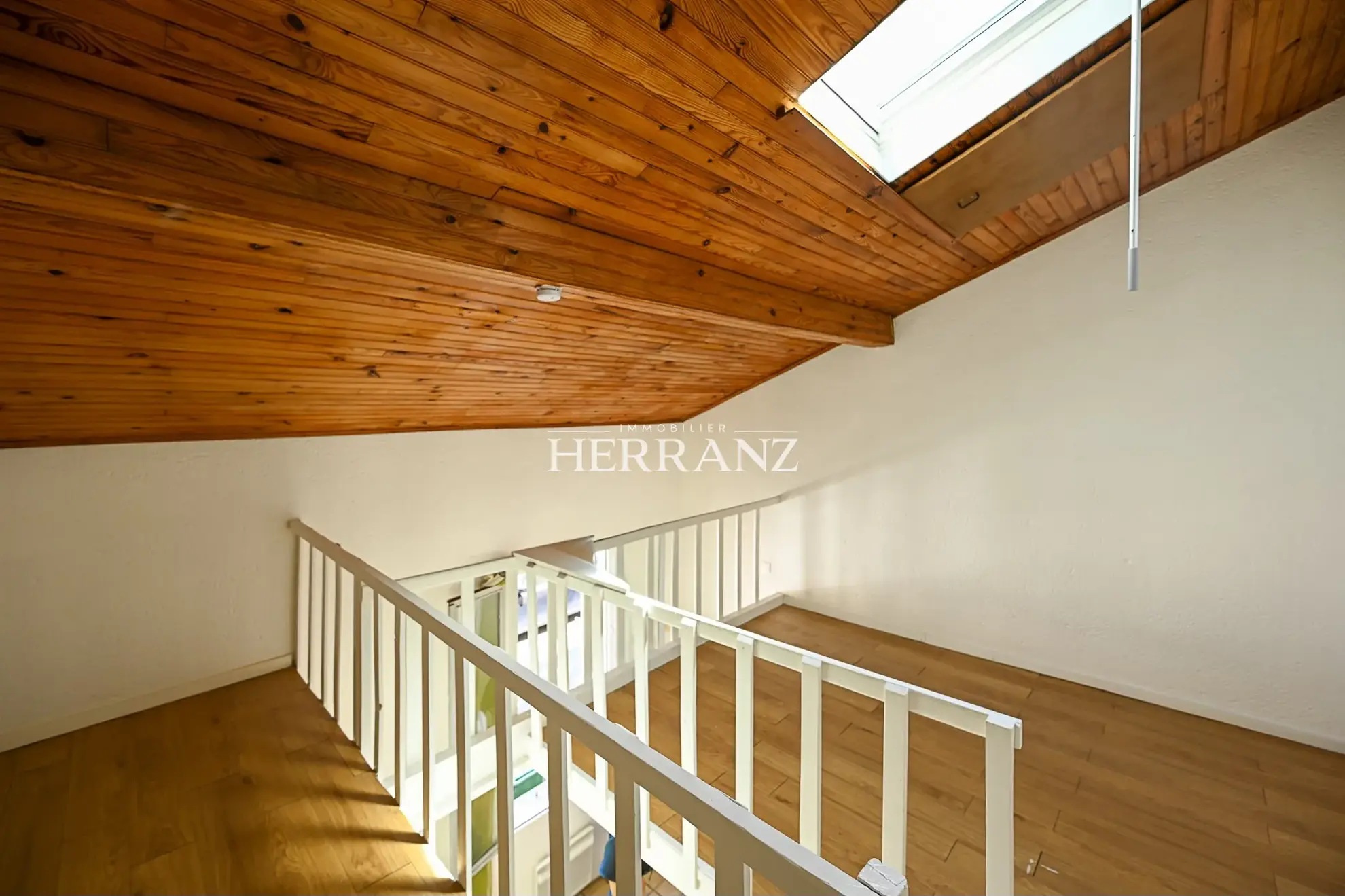 Charmant studio en rez-de-chaussée avec mezzanine au cœur de Bordeaux 