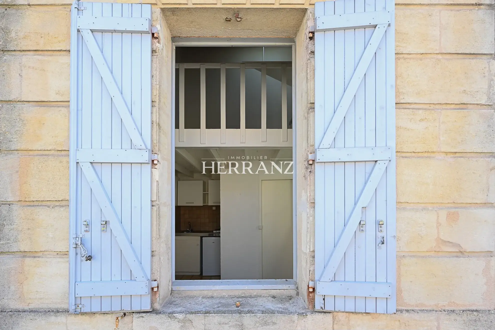 Charmant studio en rez-de-chaussée avec mezzanine au cœur de Bordeaux 