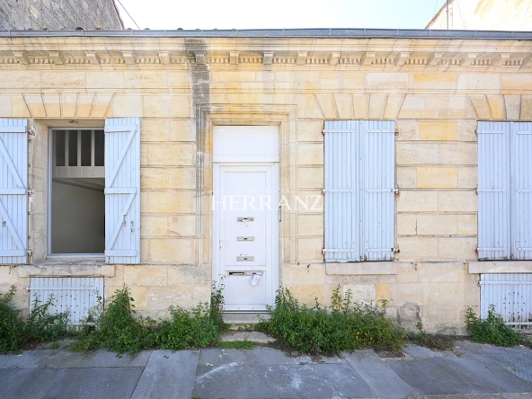 Charmant studio en rez-de-chaussée avec mezzanine au cœur de Bordeaux