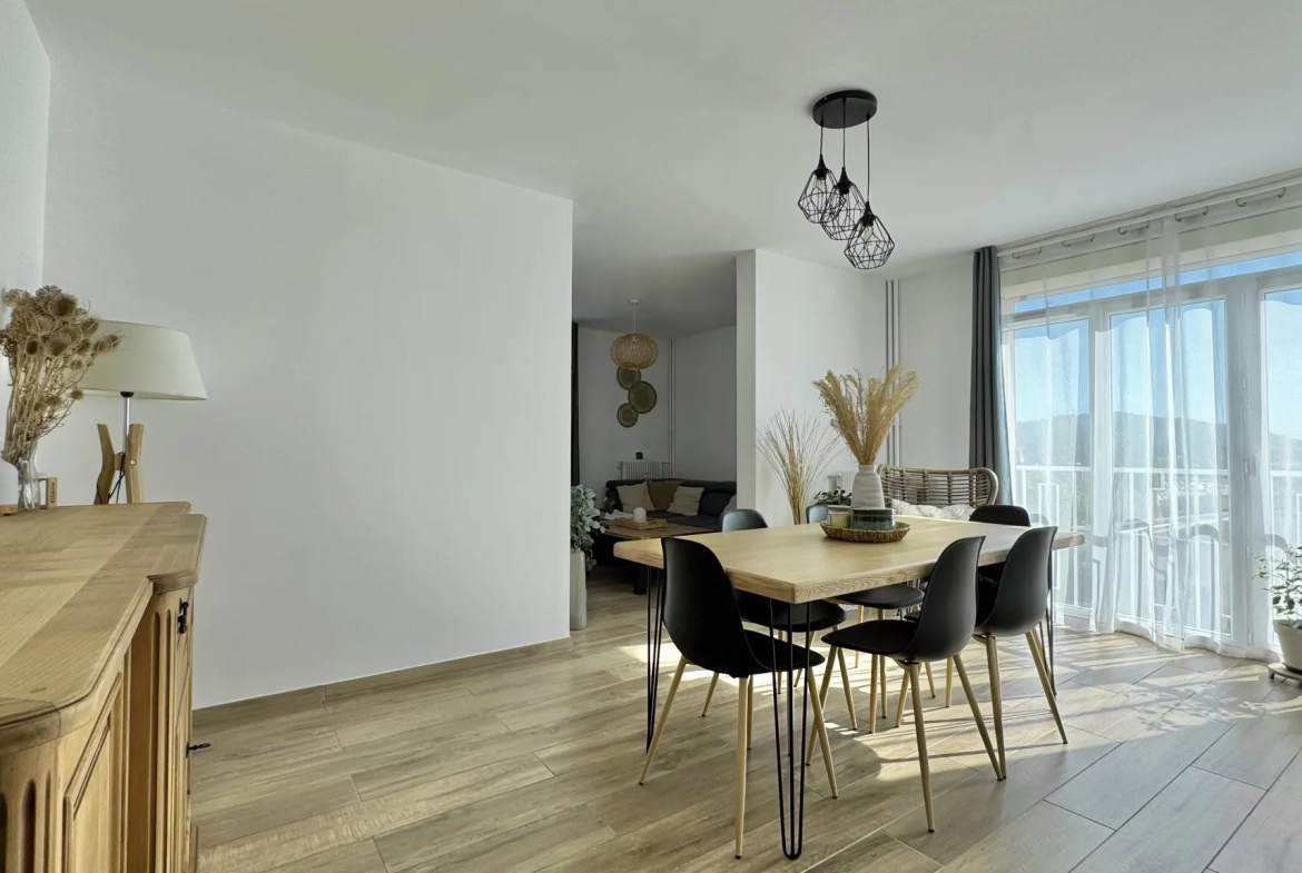 Appartement 4 pièces rénové avec balcon, cave et parking à La Valette du Var 