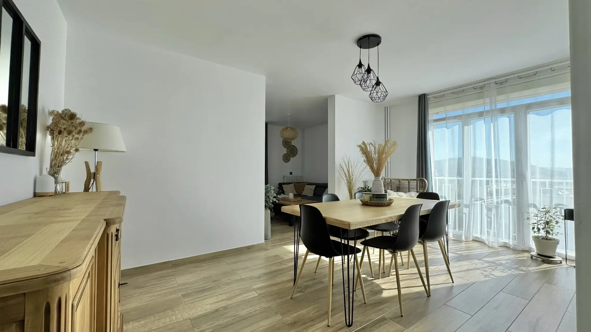Appartement 4 pièces rénové avec balcon, cave et parking à La Valette du Var 
